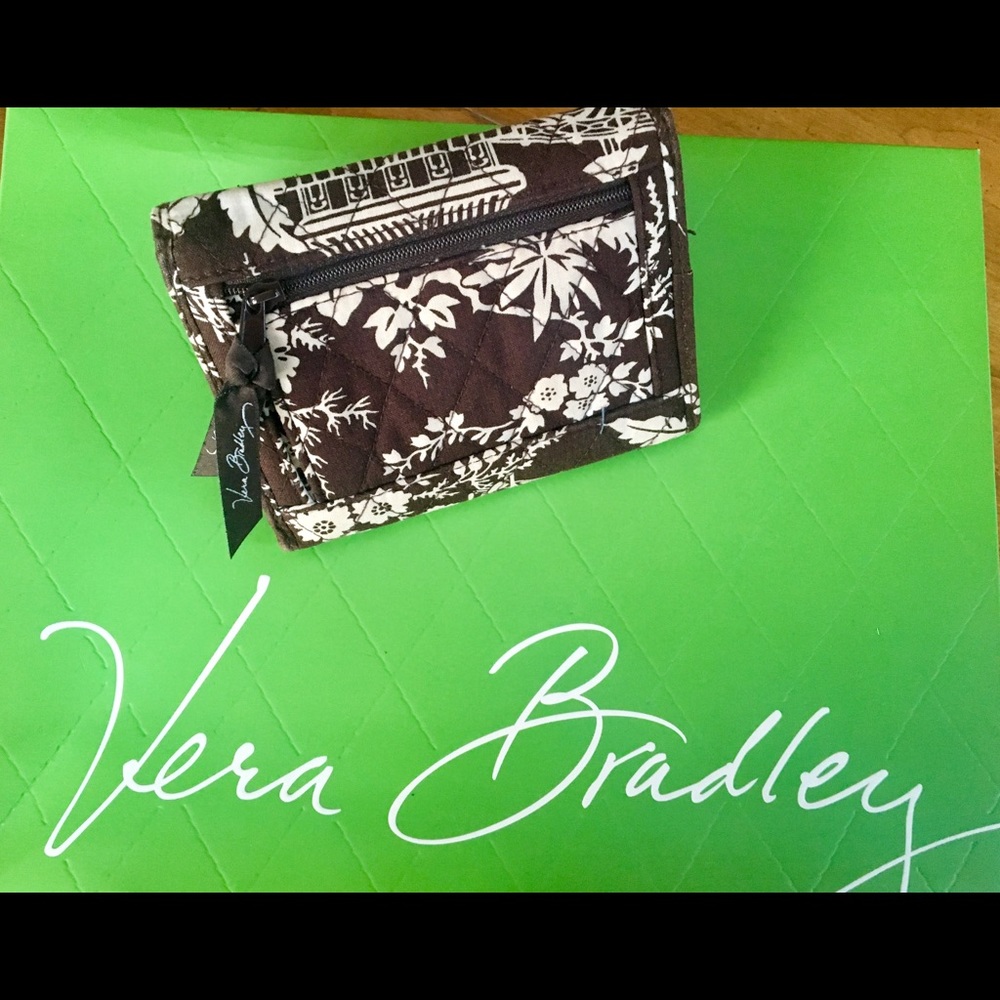Vera Bradley multi compartment wallet